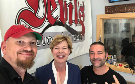 Senator Tammy Baldwin Bringig #progressivebeer Back to DC